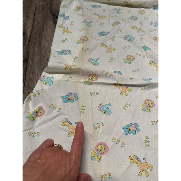 Vintage Baby Crib Sheet With Cute Animal Print Sheep Bears Lion Giraffes Flower - Picture 3 of 5